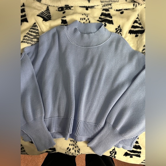 Zenana Outfitters Tops - Zenana sweater size L/XL